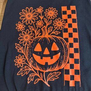 Size XL - Checkered Flowers & Pumpkin Tee $15